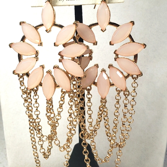 Mia Collection Earrings Peach/Pink Crystal Gold Tone Dangle New On Card - Picture 1 of 6